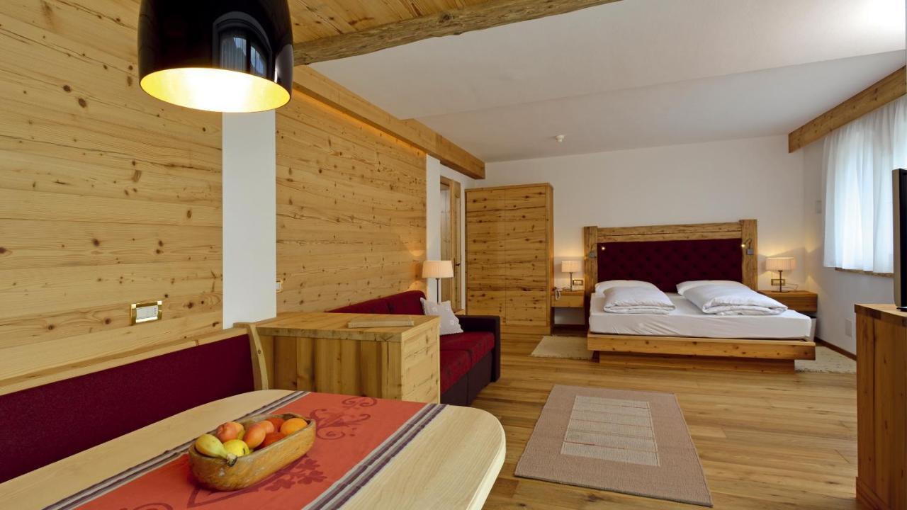 Garni Hotel Rosengarten B&B Сельва-ди-Валь-Гардена Экстерьер фото