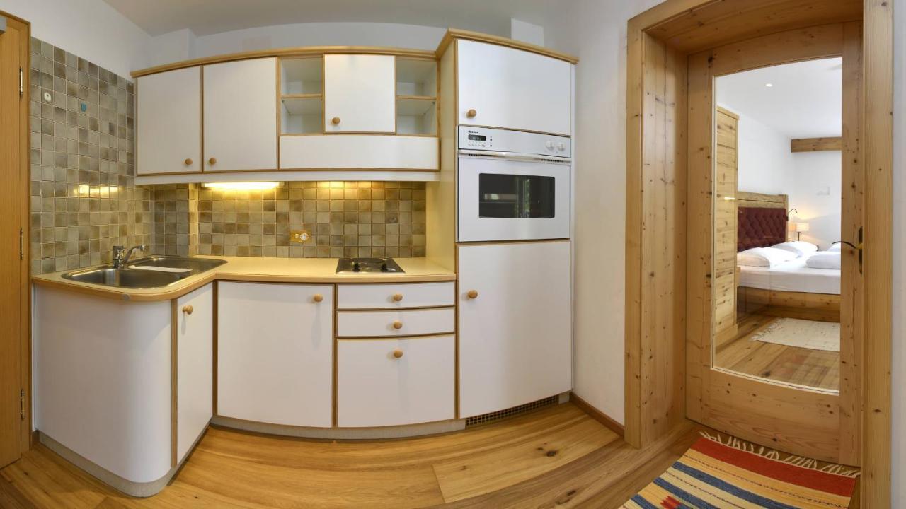 Garni Hotel Rosengarten B&B Сельва-ди-Валь-Гардена Экстерьер фото