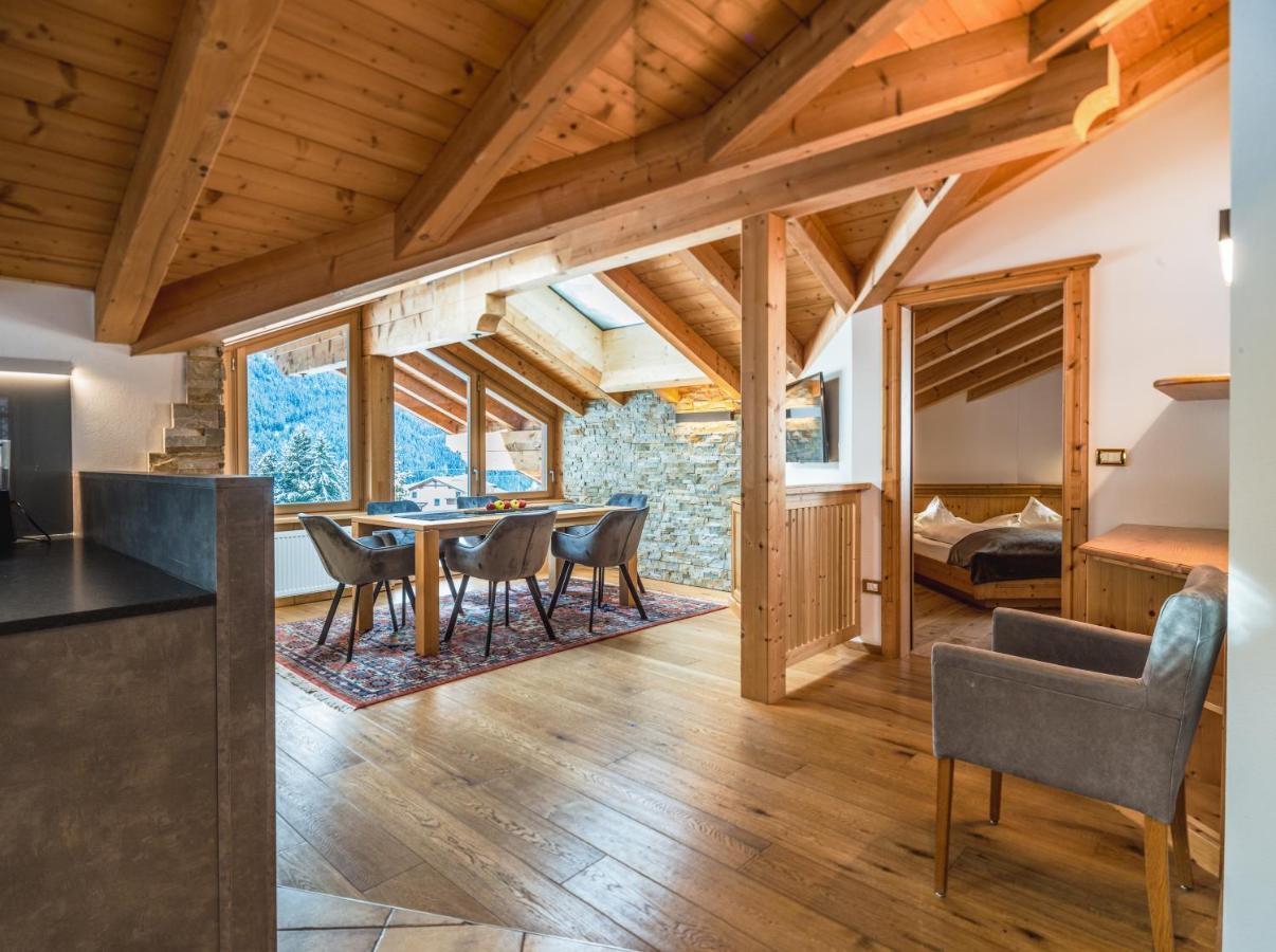 Garni Hotel Rosengarten B&B Сельва-ди-Валь-Гардена Экстерьер фото