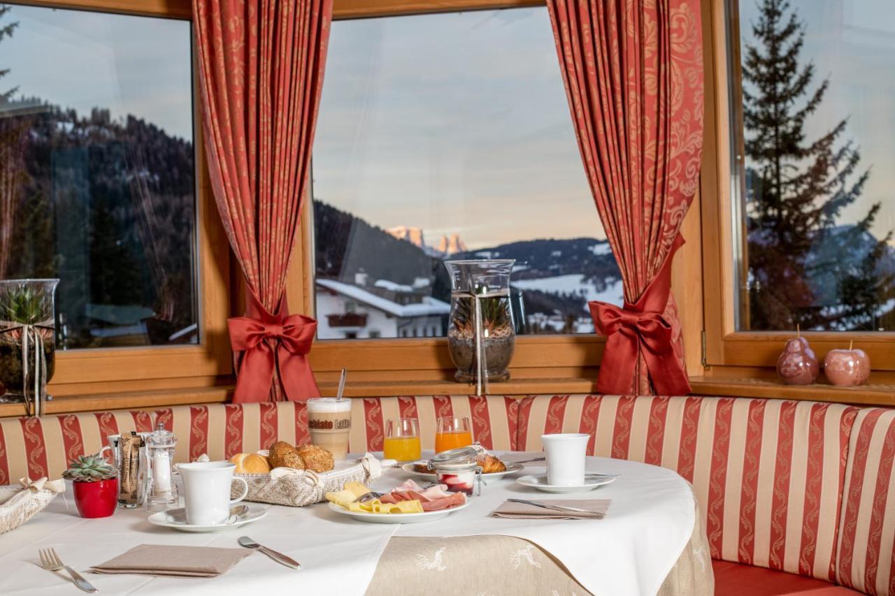 Garni Hotel Rosengarten B&B Сельва-ди-Валь-Гардена Экстерьер фото