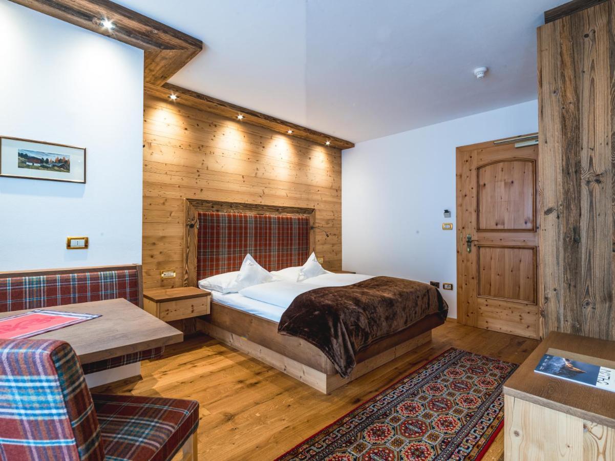 Garni Hotel Rosengarten B&B Сельва-ди-Валь-Гардена Экстерьер фото