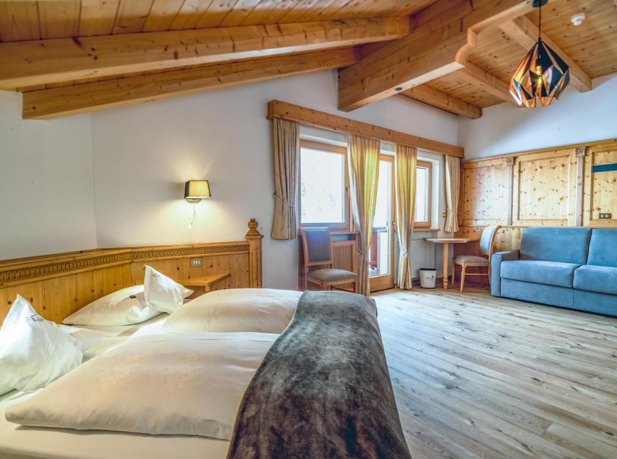 Garni Hotel Rosengarten B&B Сельва-ди-Валь-Гардена Экстерьер фото