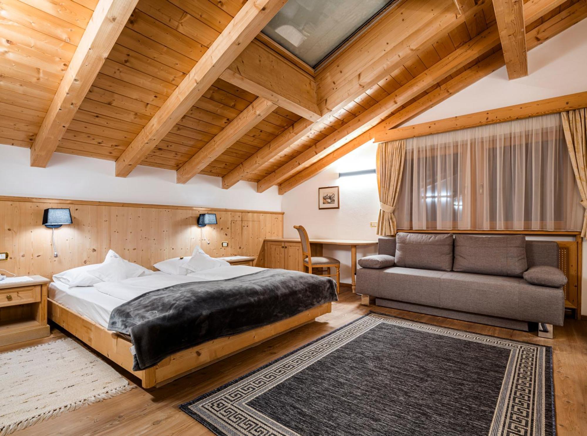 Garni Hotel Rosengarten B&B Сельва-ди-Валь-Гардена Экстерьер фото