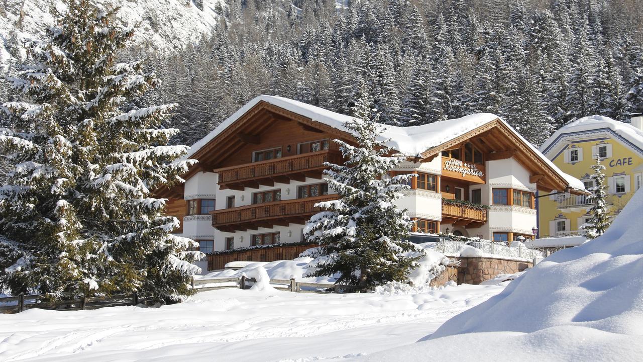 Garni Hotel Rosengarten B&B Сельва-ди-Валь-Гардена Экстерьер фото